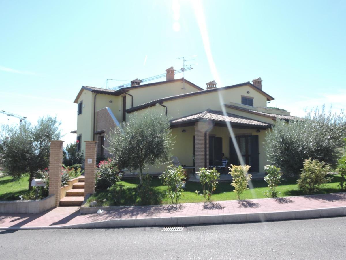 Fratta Todina La Casa Di Marco E Lorella מראה חיצוני תמונה