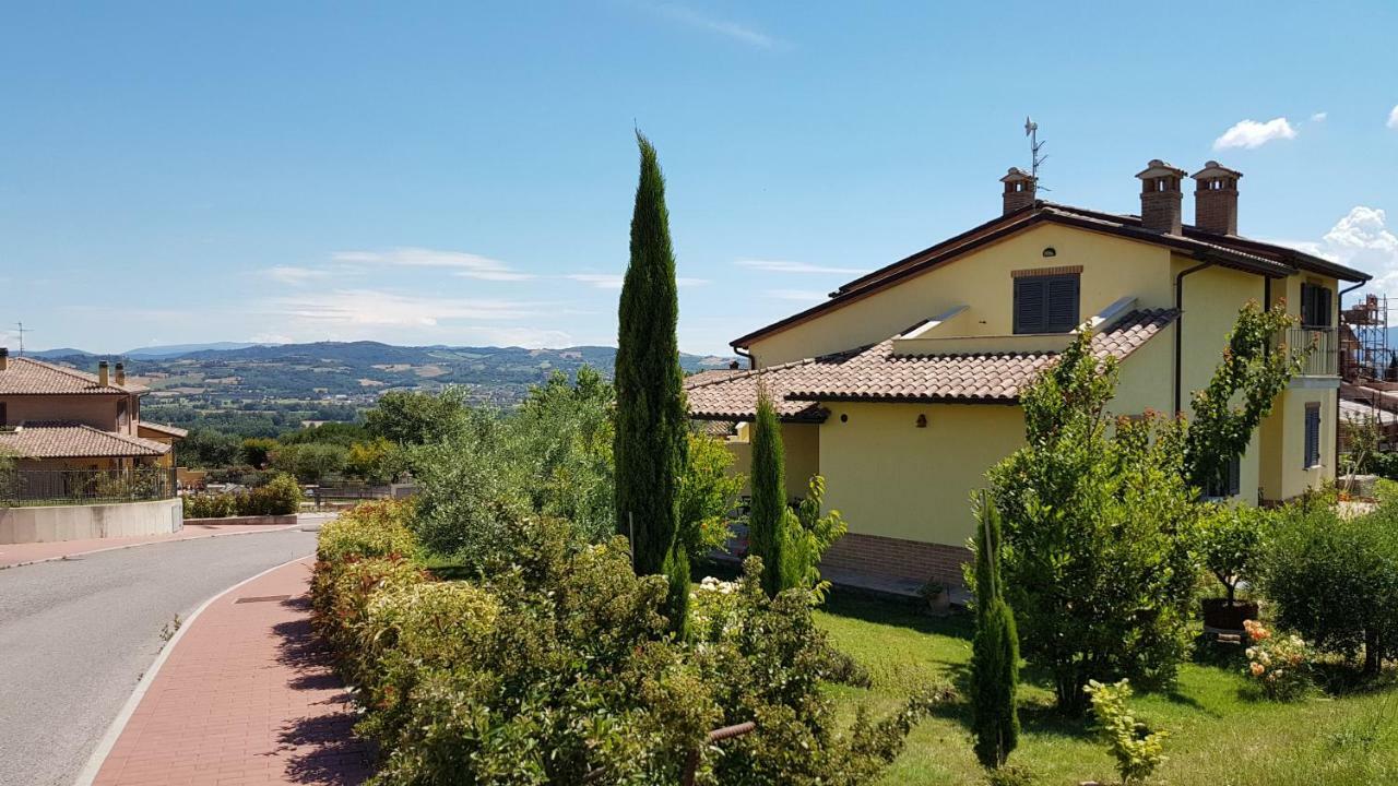 Fratta Todina La Casa Di Marco E Lorella מראה חיצוני תמונה